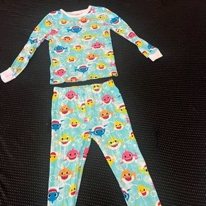 2 piece baby shark pajamas 3t NWOT